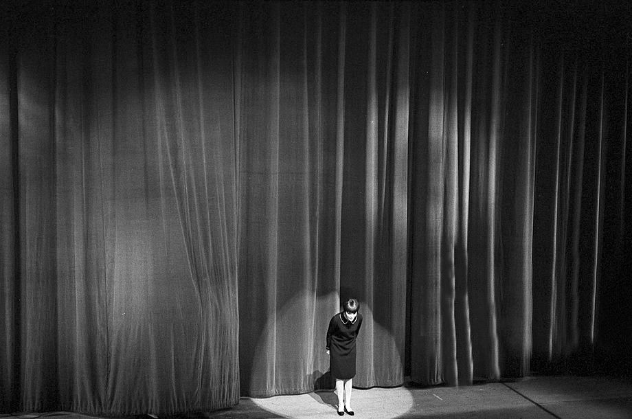 Mireille sur la scène de l' Olympia le 28 Décembre 1965
